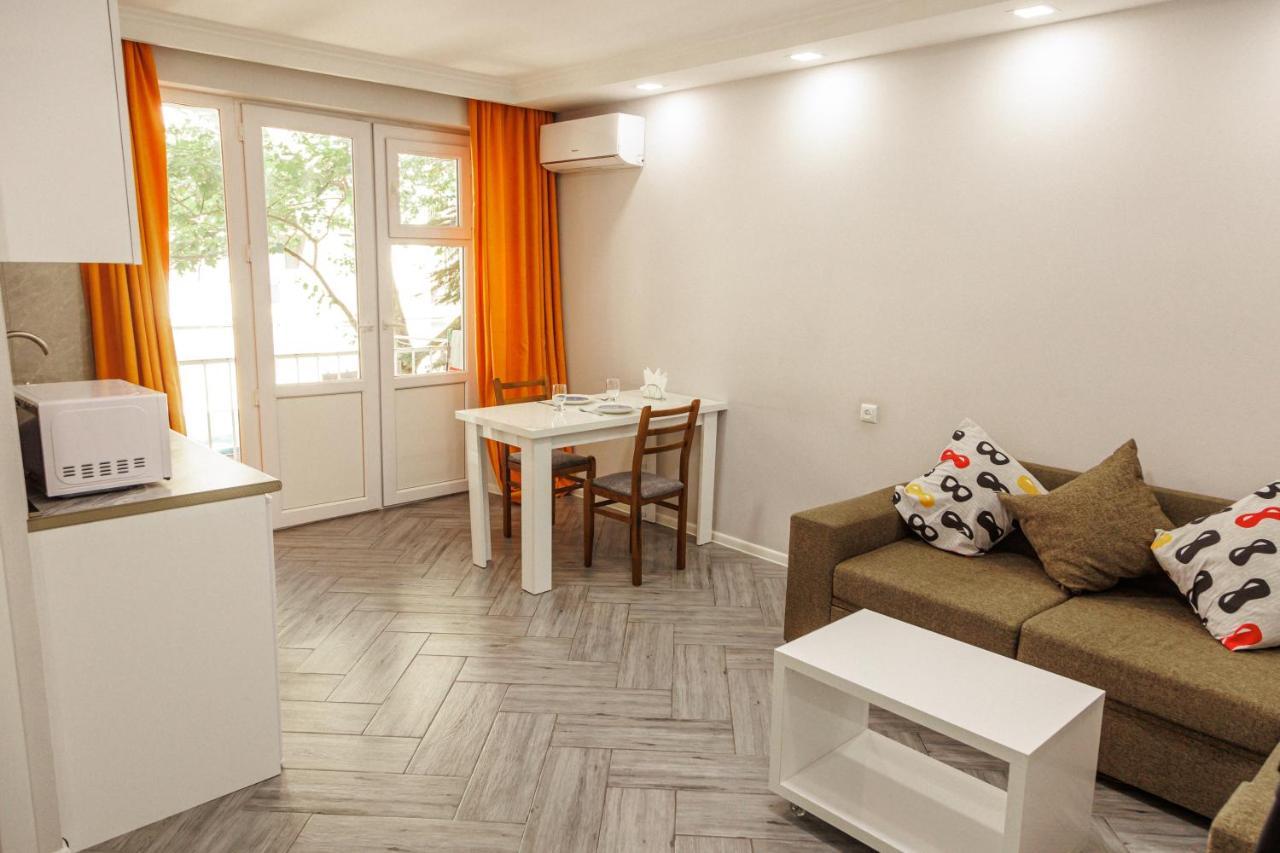 Apartment "B" With A Separate Bedroom Tbilisi Buitenkant foto