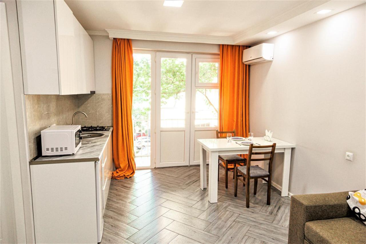 Apartment "B" With A Separate Bedroom Tbilisi Buitenkant foto